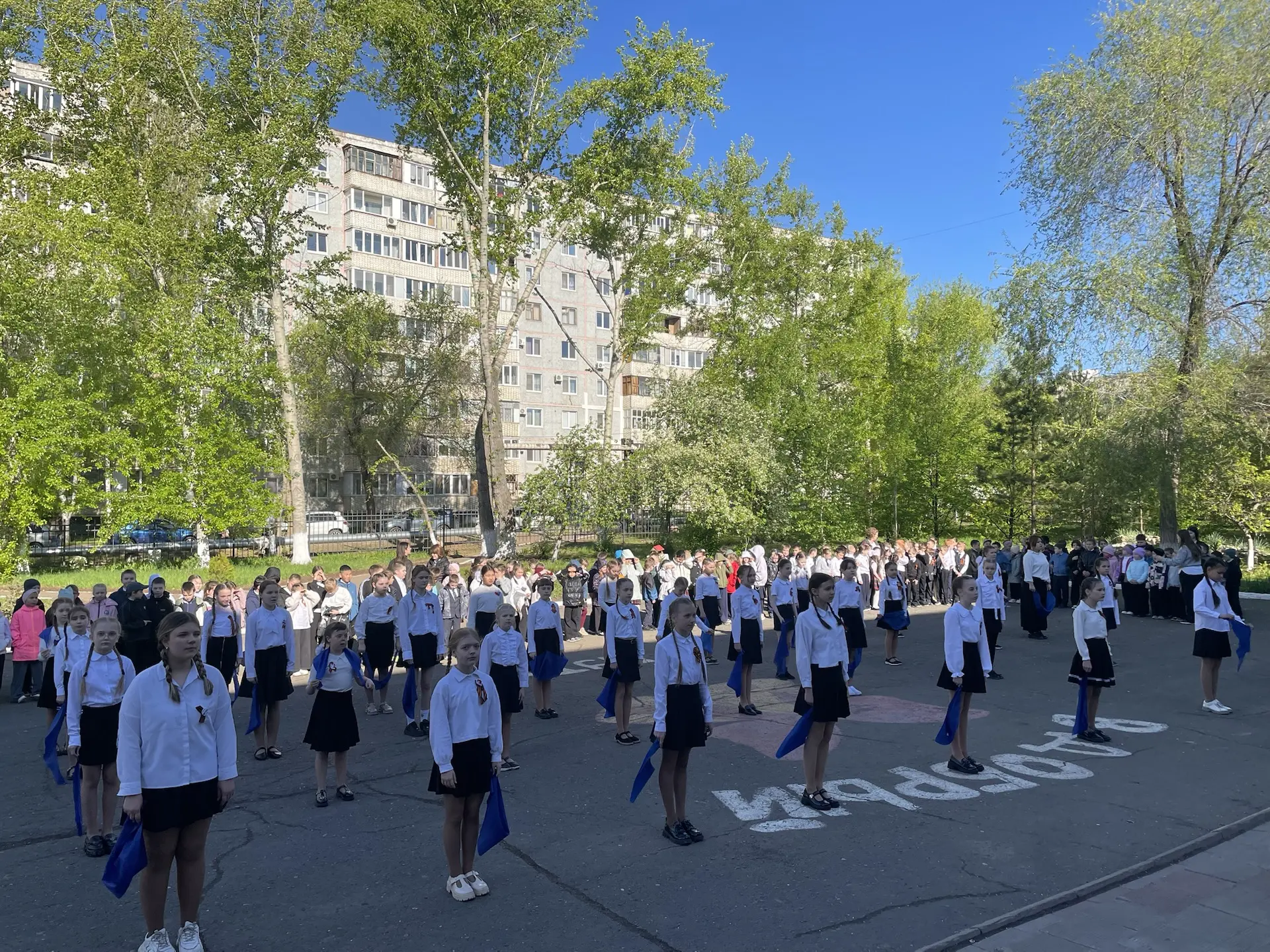 🎖️ Торжественная линейка ко Дню Победы прошла в нашей школе!  В преддверии самого светлого и трогате