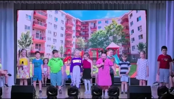 Сказочный калейдоскоп: волшебство на сцене! ✨  В школе №5 с большим успехом прошёл фестиваль сказок 