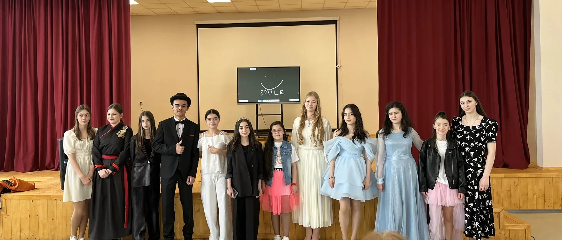 🎉 Наши звёзды на конкурсе Bridge in Time! 🌟  На городском конкурсе песен на иностранных языках Bridg