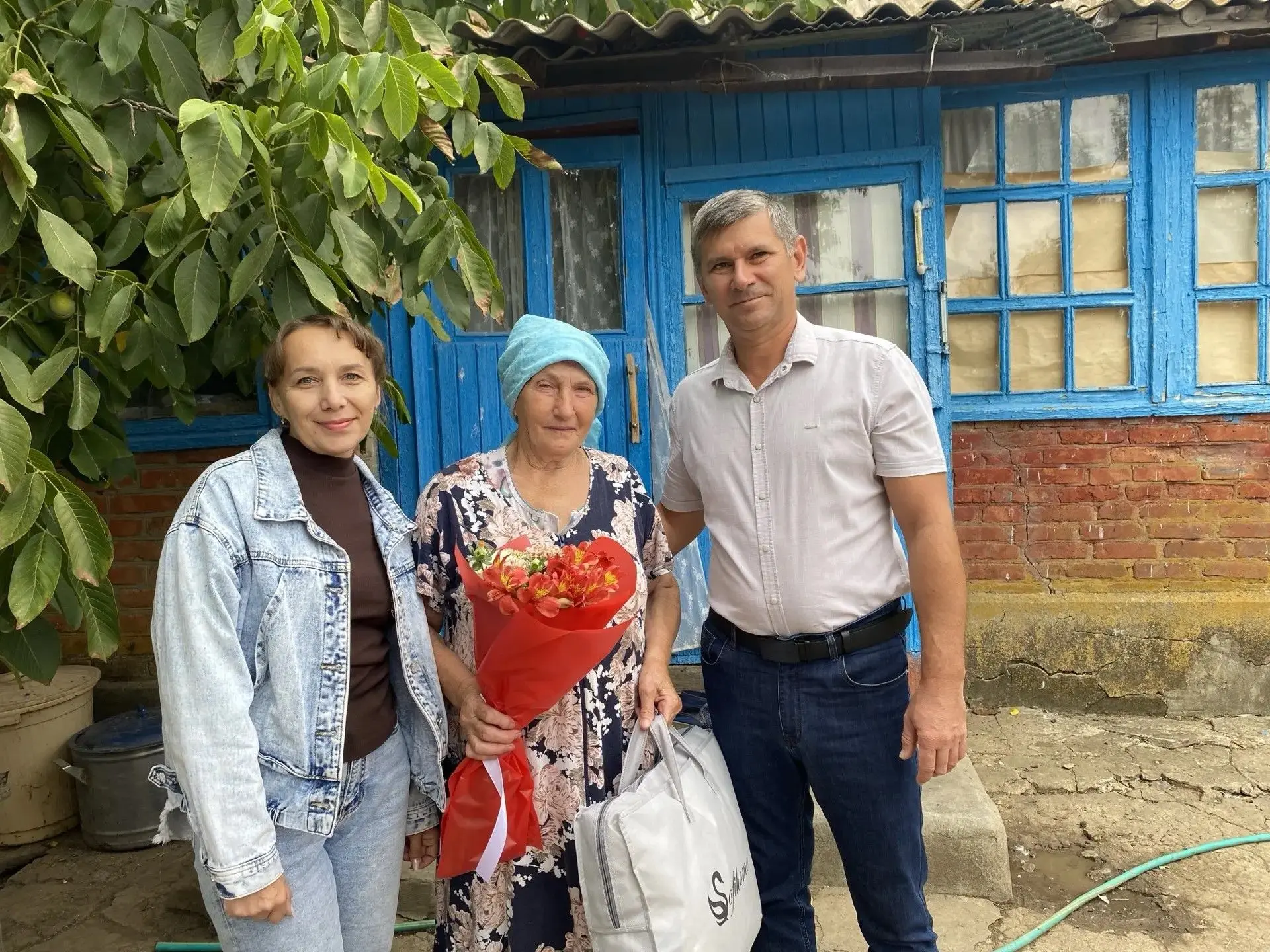 29.08.2026 сотрудники администрации Денисовского сельского поселения поздравили жительн...