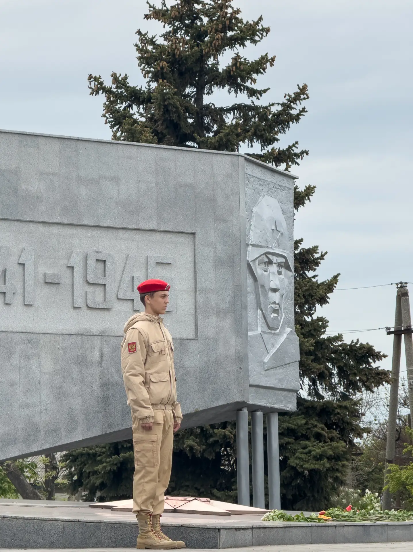 🎖️ 5 мая площадь Революции стала местом проведения торжественного мероприятия «Почётная Вахта Памяти