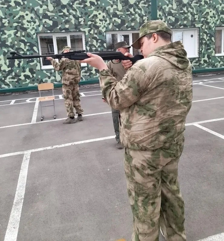 🔉Сегодня студенты колледжа успешно проходят испытания на учебных военных сборах. 💪  📌 Утро начинаетс