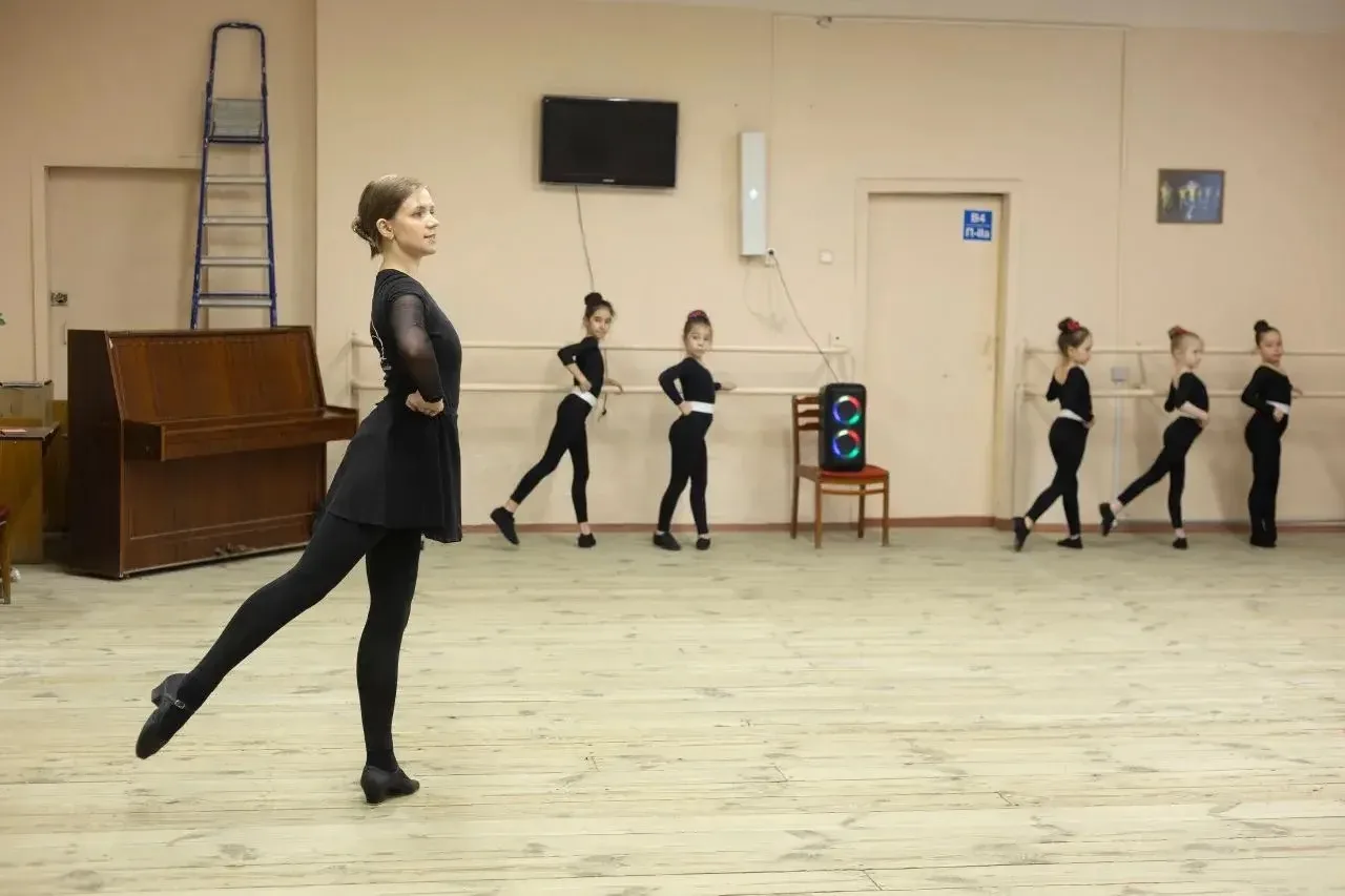 🌟 В нашей школе прошли яркие мастер-классы по народному танцу! Репетитор женского состава балетной т