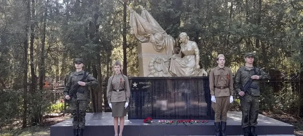 7 мая  ВПК "Молодая Гвардия" принял участие в церемонии открытия табличек с новыми именами павших по
