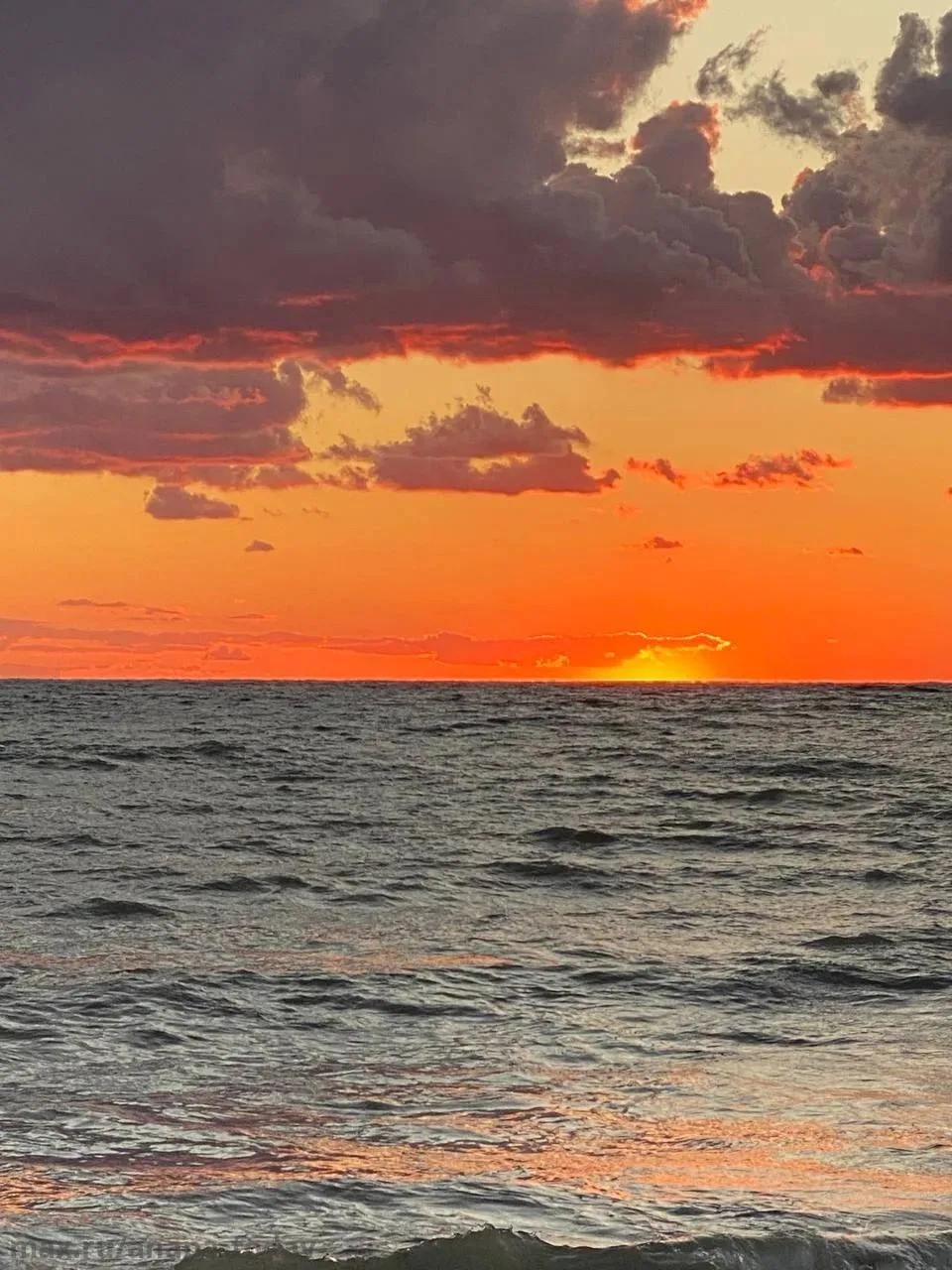 🌅 И снова провожаем день красиво.