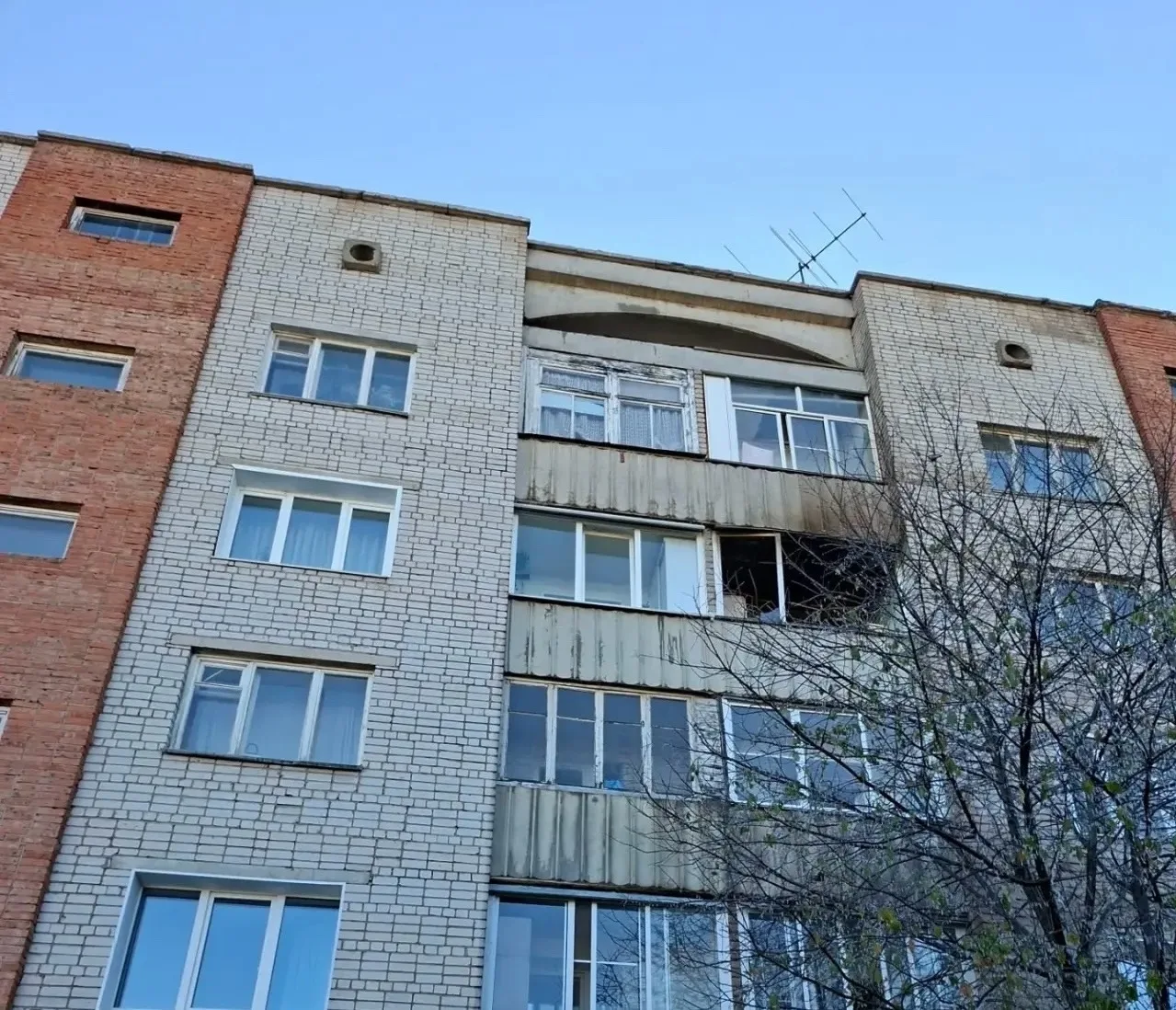 В Чепецке при пожаре в квартире погиб мужчина. Возгорание случилось в микрорайоне №9 ра...