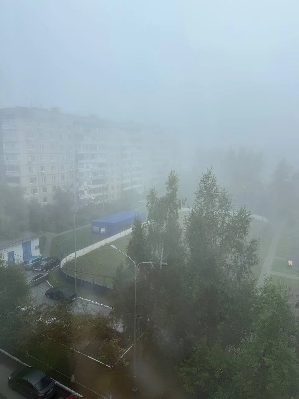 🌫 Густой туман накрыл Тюмень сегодня утром