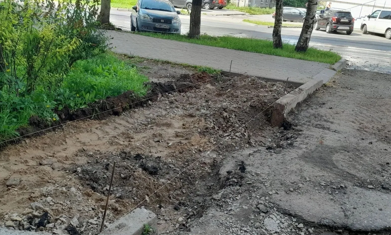 🏡 В Кирове стартовал проект «Дворовая симфония» по ремонту придомовых территорий

На территории дом