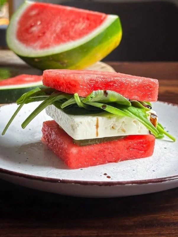 Странно, но вкусно — 3 вирусных рецепта

В соцсетях снова появляются неожиданные гастрономические тр