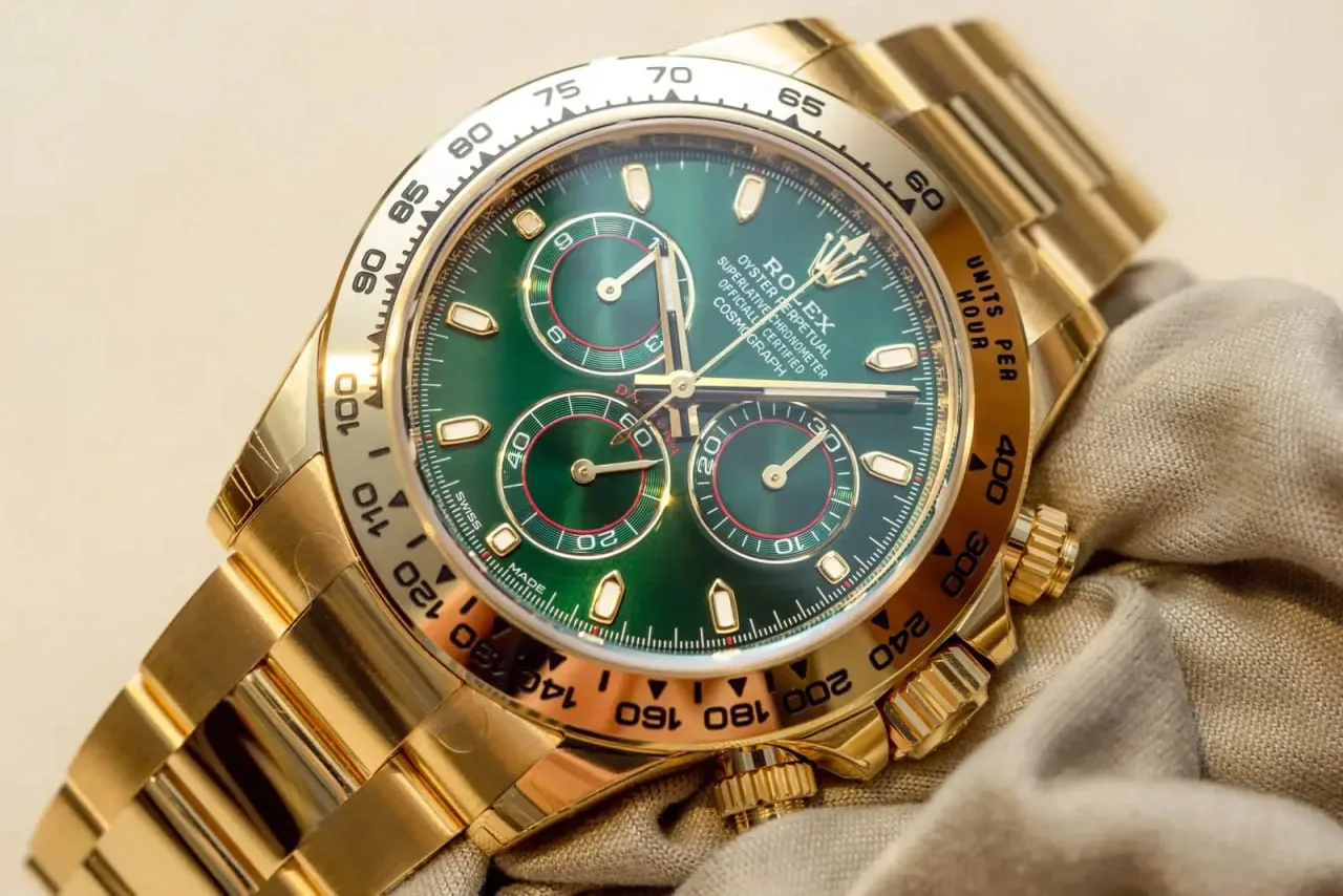 Швейцарская часовая компания Rolex, большую часть прибыли направляет на благотворительн...