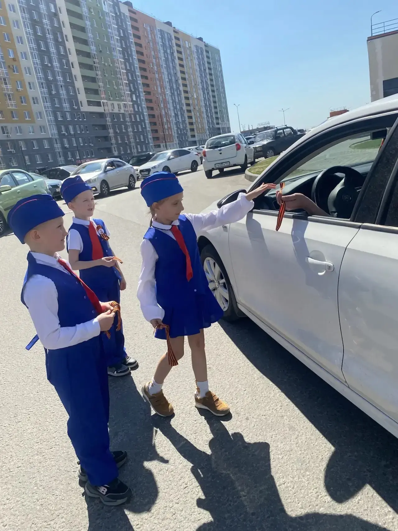 🚦 ЮИД «Светофор» — помним и благодарим! 🎗️  Отряд ЮИД «Светофор» присоединился к акции «Георгиевская