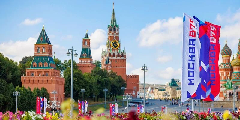 Сегодня страна отмечает День города Москвы. Столице исполнилось 879 лет.