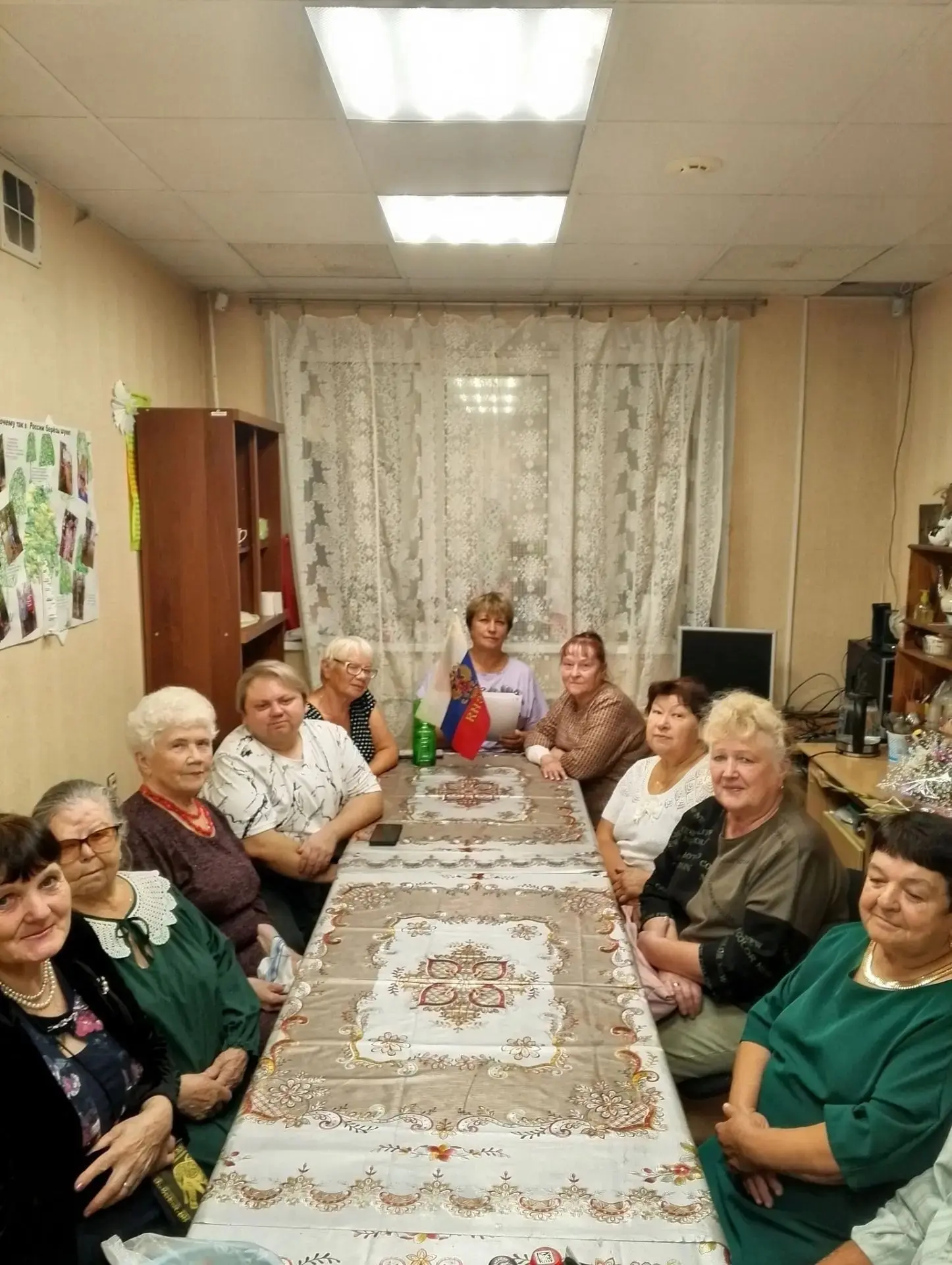 В клубе «Оптимист» прошла встреча, посвящённая Дню государственного флага России🇷🇺