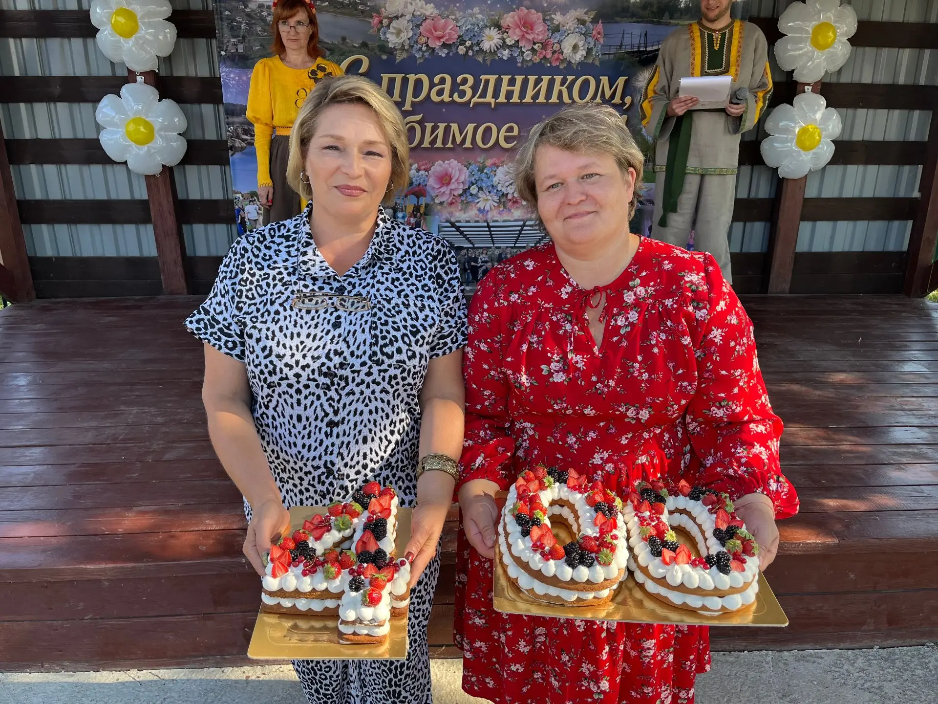 🎉 Золотые сердца и изумрудная мудрость: в Сосновке чествуют юбиляров семейной жизни! 🎉