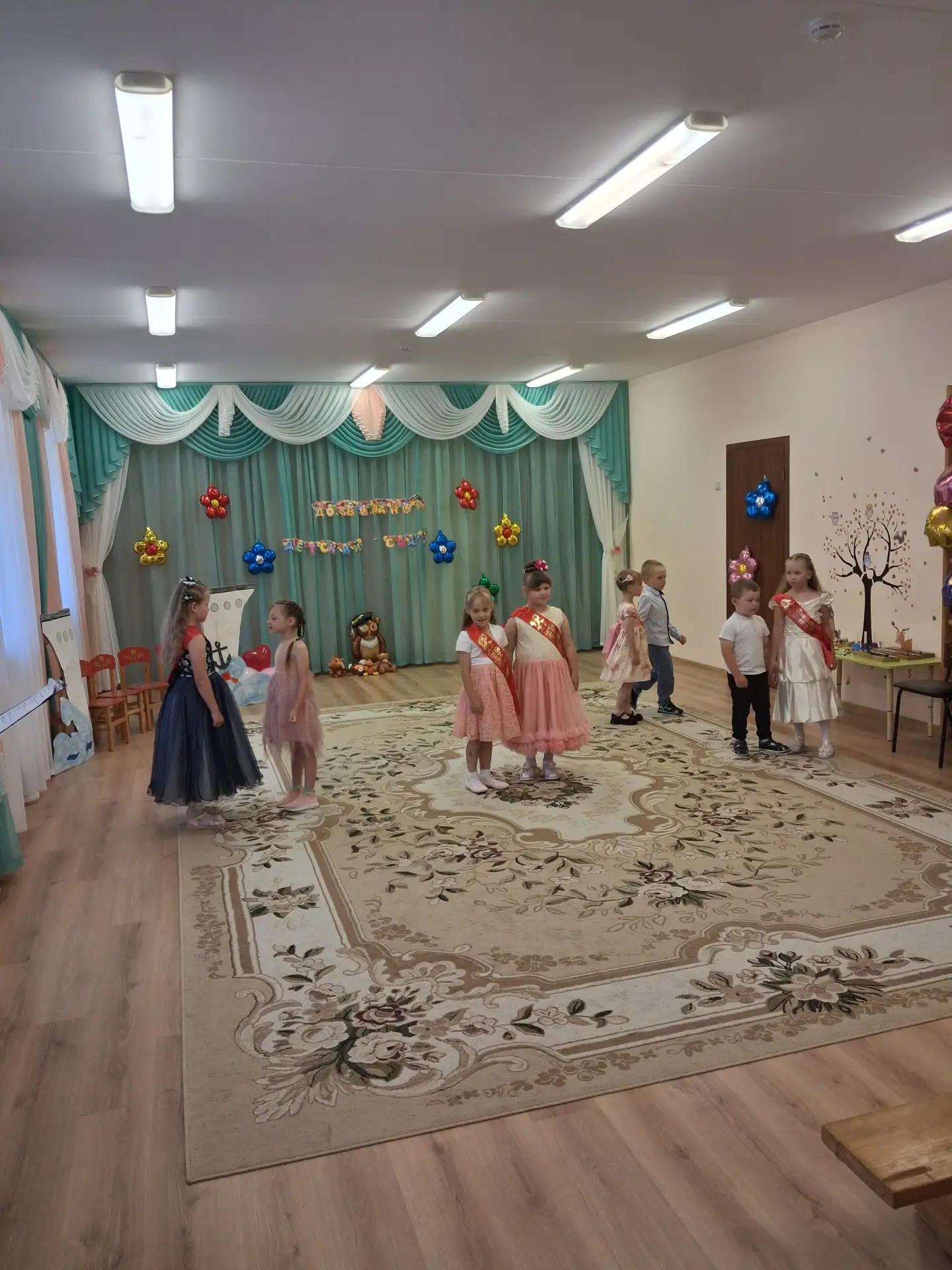 Выпускной бал -красивый и немного грустный праздник!