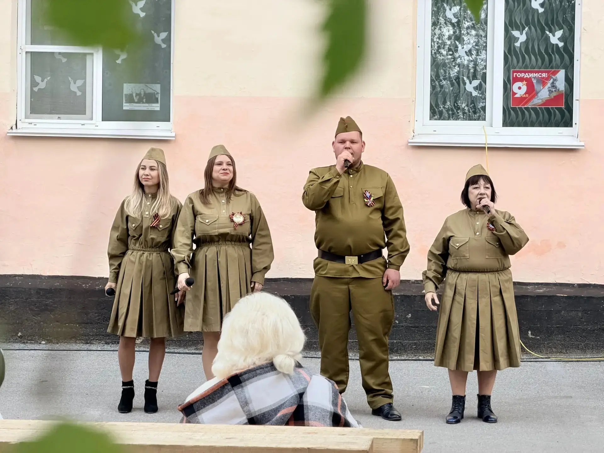 Всероссийская акция «Поем хором» прошла в городе ☝  В программе прозвучали всеми любимые военные пес