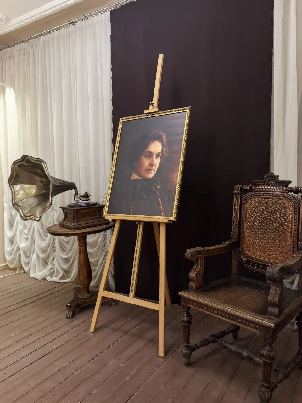 🎭 Выставка: «Старший брат МХАТа» (6+)  🗓 Работает до 12 апреля   📍 Место: Воронежский областной крае