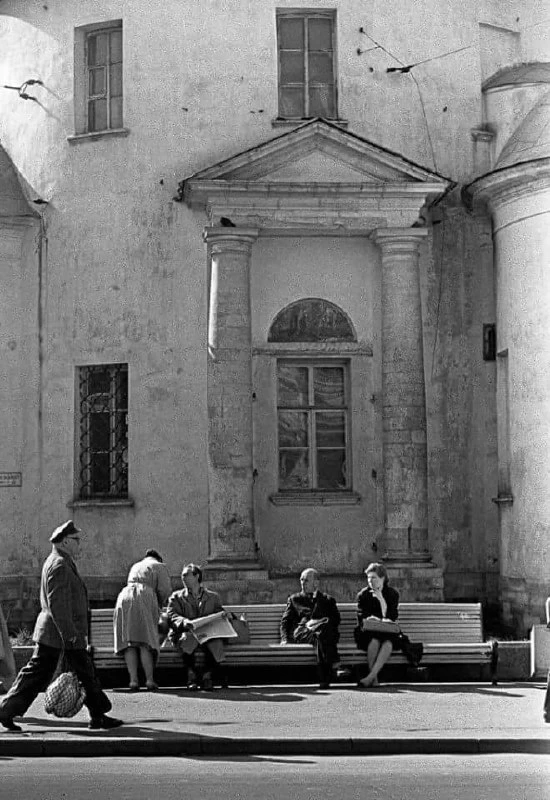 У церкви Космы и Дамиана
на Маросейке, 1950-е