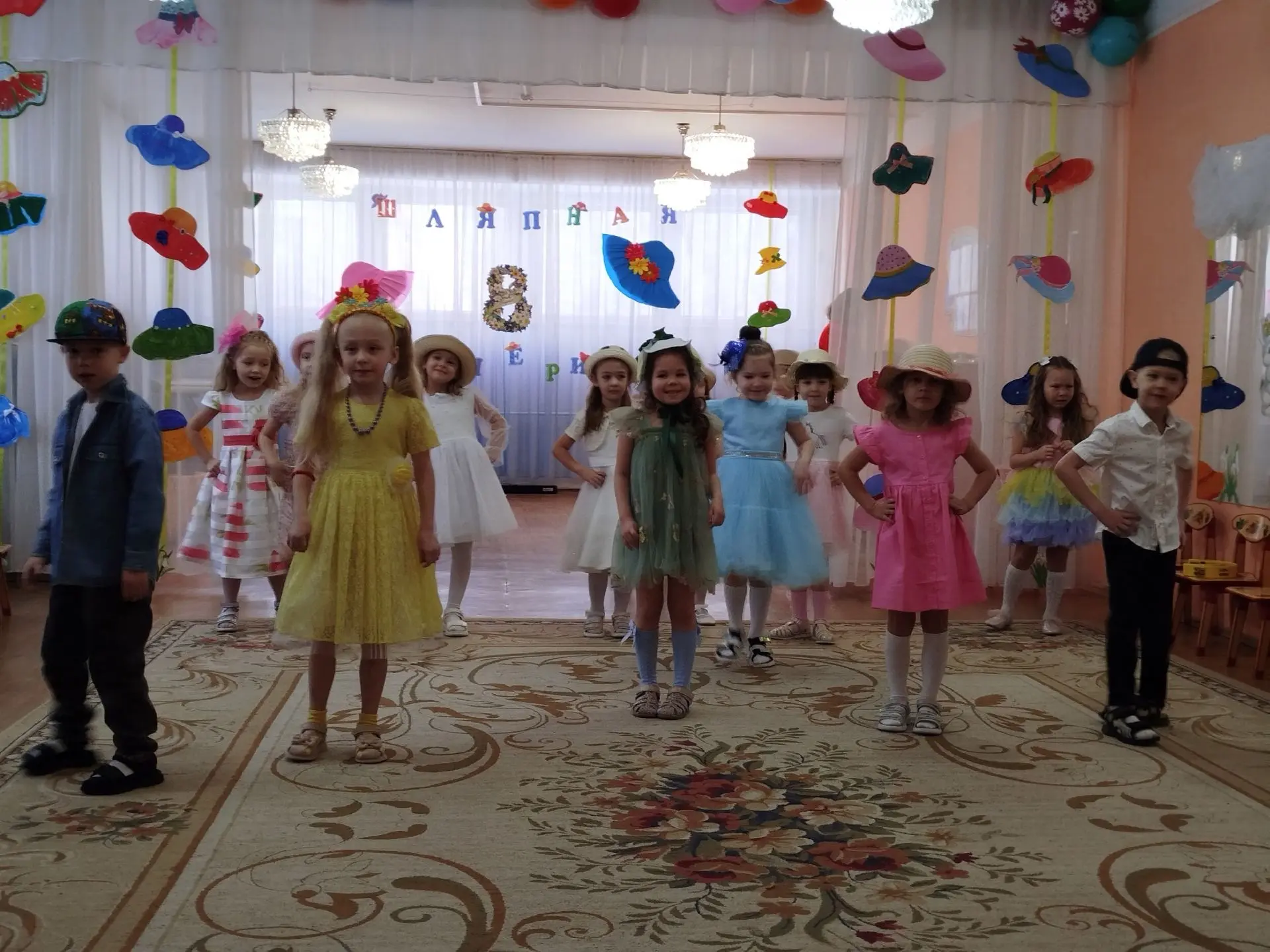 Весенние утренники в старших и подготовительных группах🌷🌷🌷
