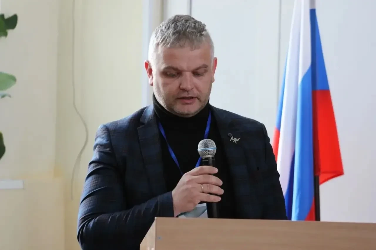 Директор школы поселка Домново представил опыт развития агроклассов на XVI Петербургском международн