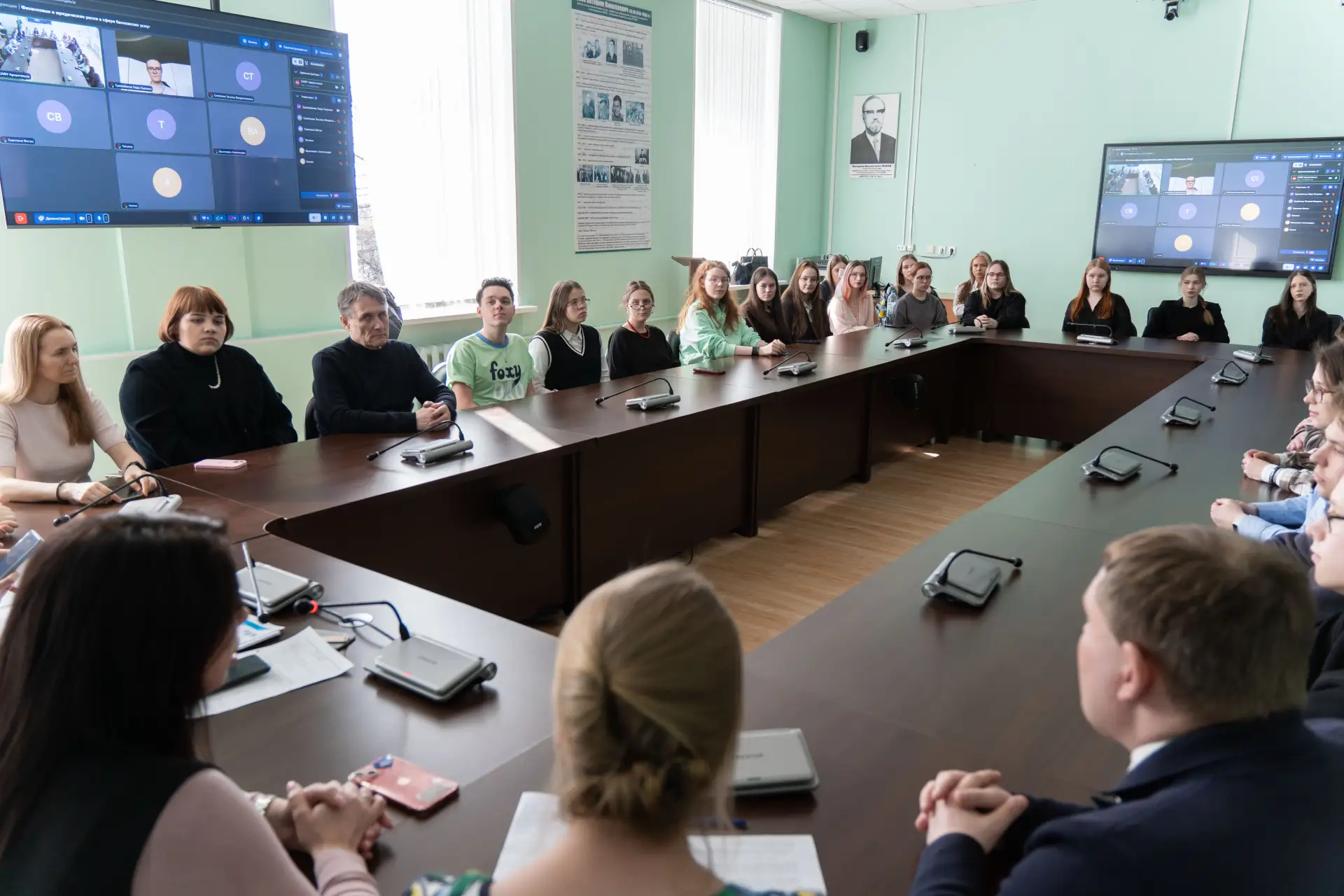 📝 В САФУ подвели итоги международного конкурса эссе  Участники писали о финансовых и юридических рис