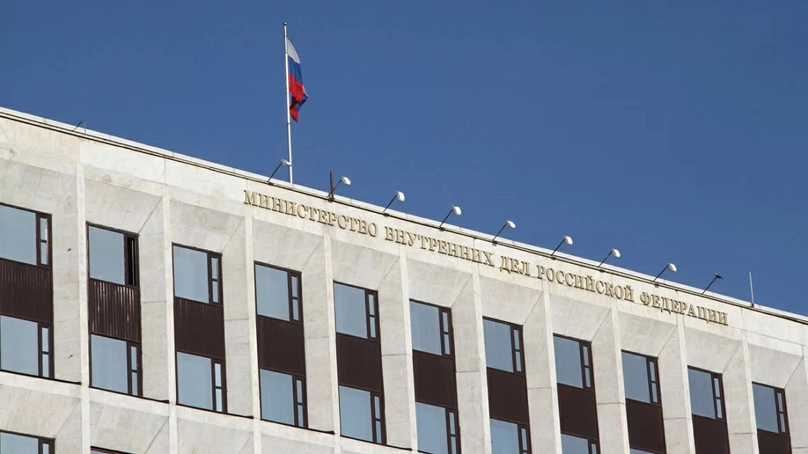 «Бесстрашная пятёрка»: глава МВД наградил полицейских за спасение детей

Министр Владимир Колокольце