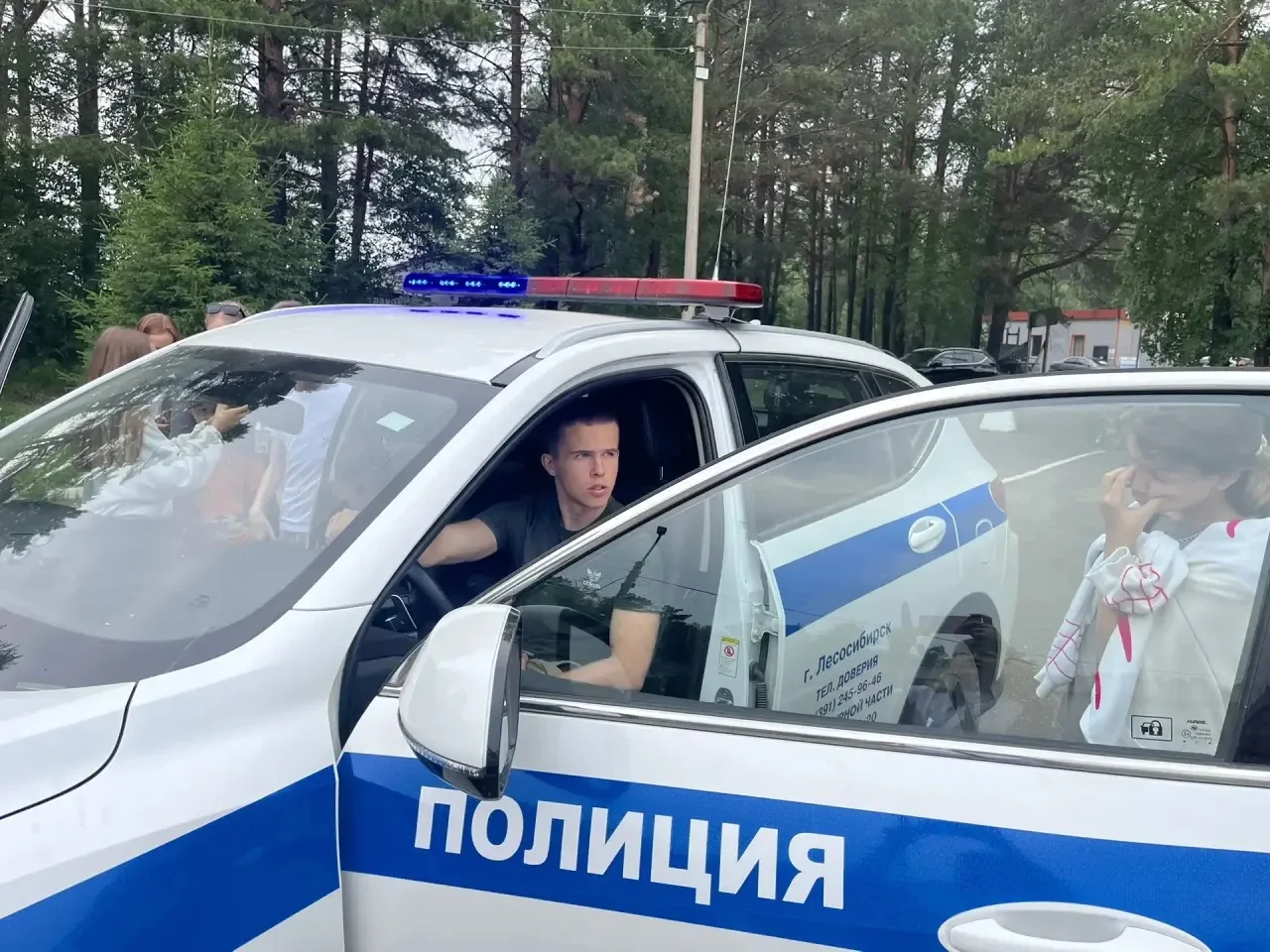 ЗНАКОМСТВО С ПРОФЕССИЯМИ 
 
Отряд МЧС лагеря «Дружная семья» побывал в гостях у Госавтоинспекции🚔

