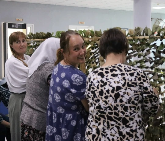 Не словом, а делом!

Наша редакция присоединилась к плетению маскировочных сетей для бойцов СВО — пр