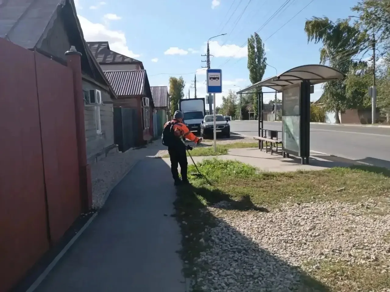 🍂МКУ «Городское хозяйство» приводит зеленые зоны города в порядок, косим газоны, камыш...