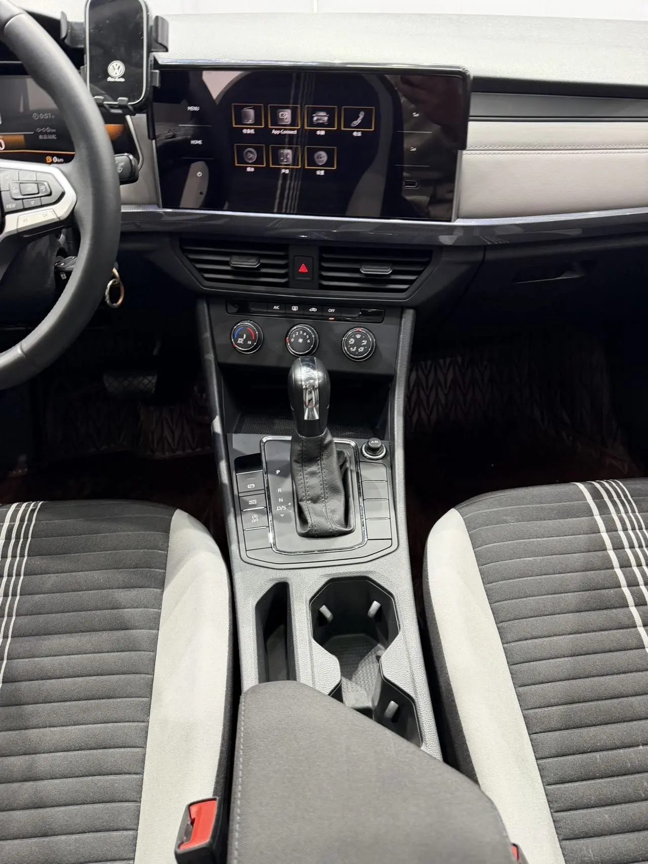 ✅ В продаже в Китае   VW BORA 2023 год 46 000 км 1.5 бензин  Передний привод  КПП - автомат ✅ Компле