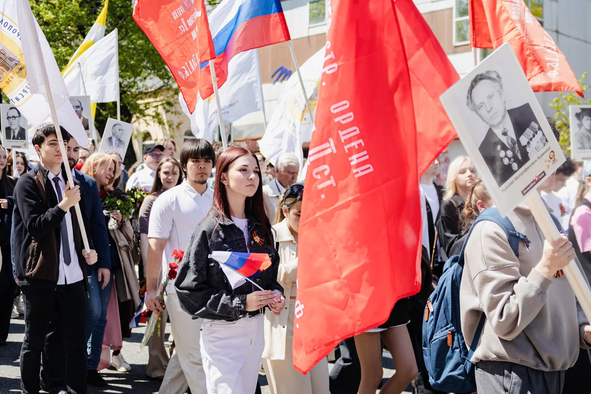 «Бессмертный полк» объединил 90 тысяч ставропольцев 🕊️❤️  9 мая по центральным улицам Ставрополя про