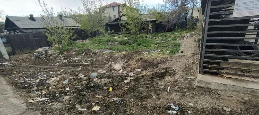 😕 На Напольной/Декабристов изобразили чистоту.  После нашей публикации о жалобе жителей на горы мусо