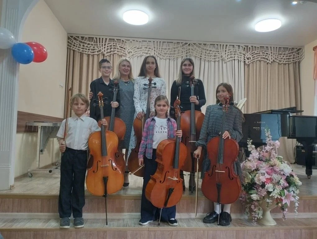 28 мая состоялся концерт «Две стихии: смычок и клавиши» преподавателя класса виолончели...