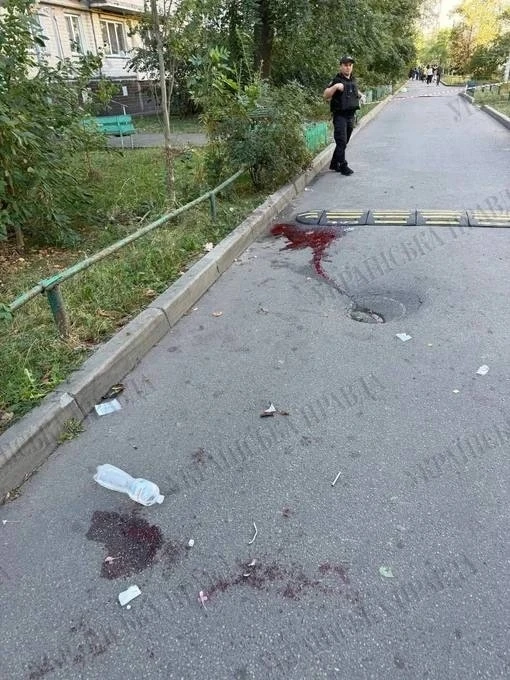 🇺🇦💥«Бандеровские разборки»: ГУР и СБУ устроили третью перестрелку за сутки — один по...