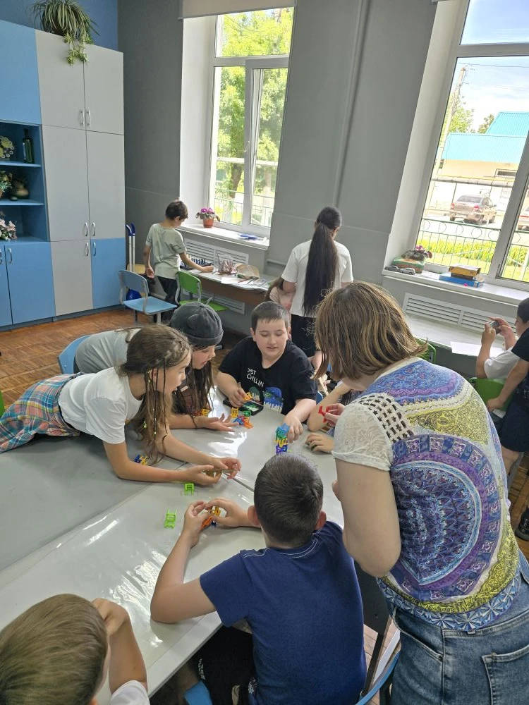 Каждый день ребят насыщен: игры, беседы, занятия. Сегодня наши меридианчики научились определять сто