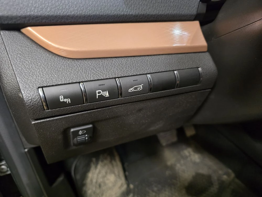 Lada Vesta NG  ✅ Установил электропривод багажника, удобная и стильная опция.  ‼️ Небольшая справка 