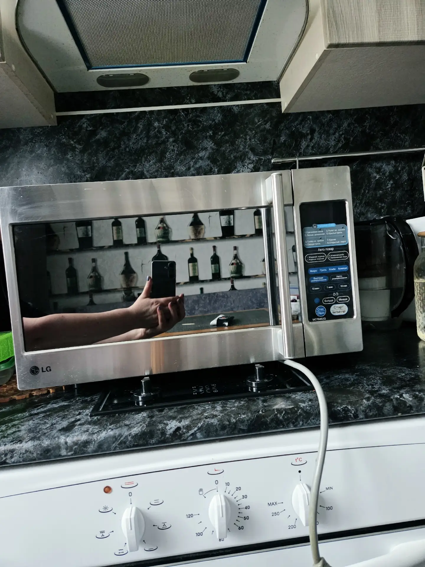 Отдам микроволновку,работает