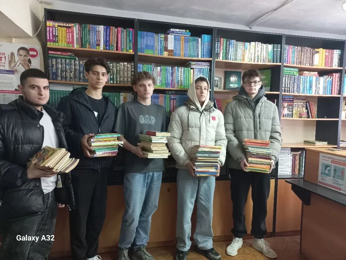 14 февраля Международный день книгодарения   С 14 февраля 2012 года отмечается один из самых молодых