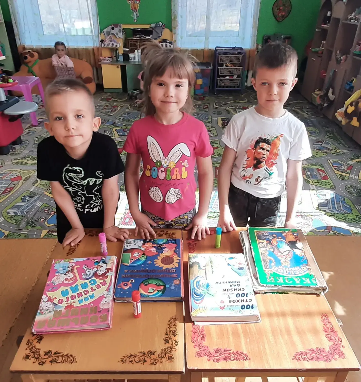 📚"Книжкина больница" в подготовительной группе.
Сегодня под чутким руководством воспитателя Марково