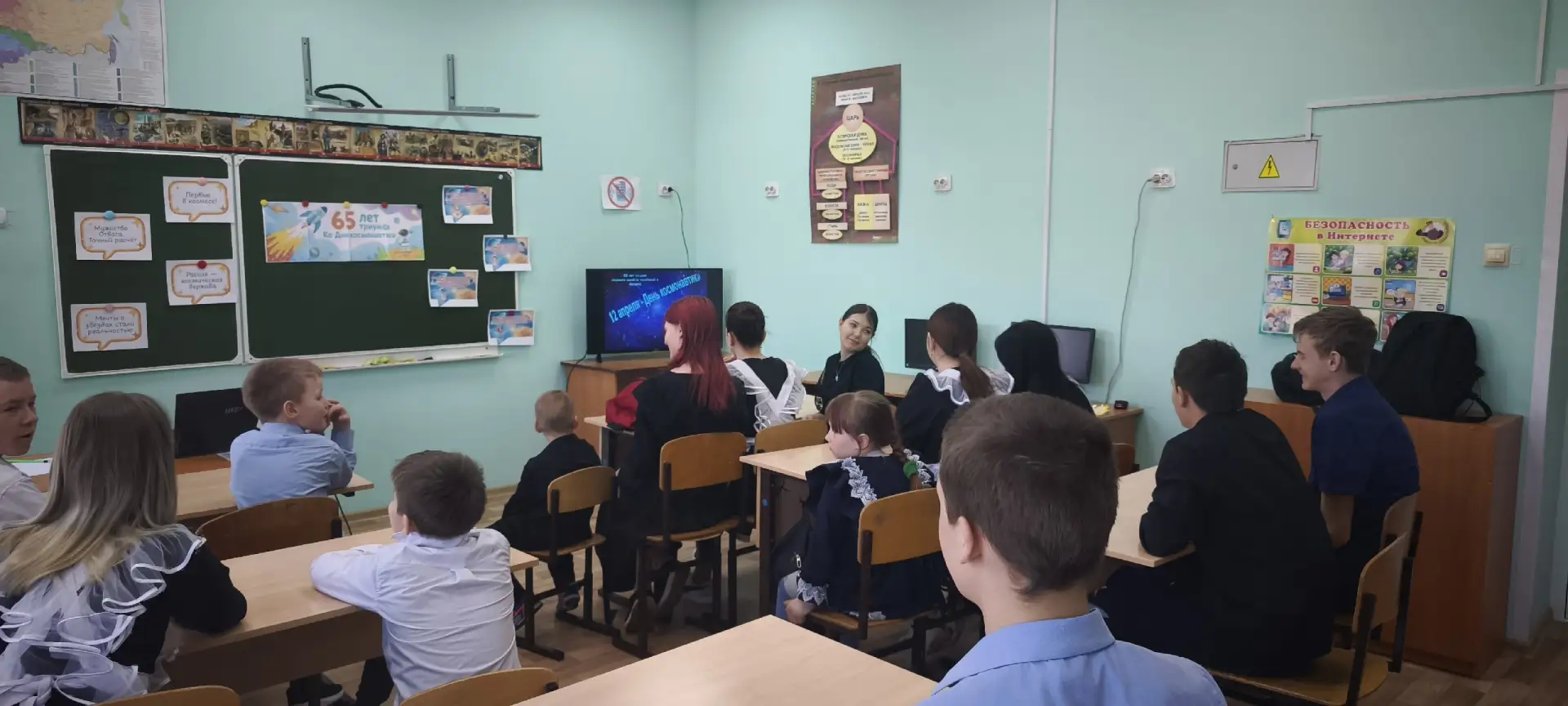 В рамках Недели космонавтики в школе состоялась интеллектуальная викторина для обучающи...