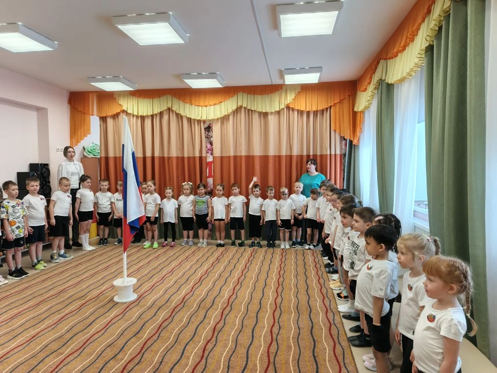 Первый понедельник весны мы встретили с гордостью и патриотизмом!