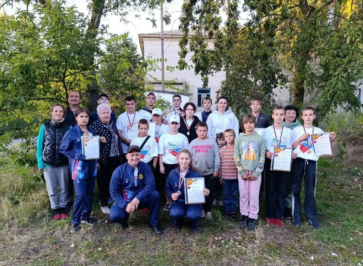 🏆 В Красном провели турнир по жонглированию гири, приуроченный ко Дню села