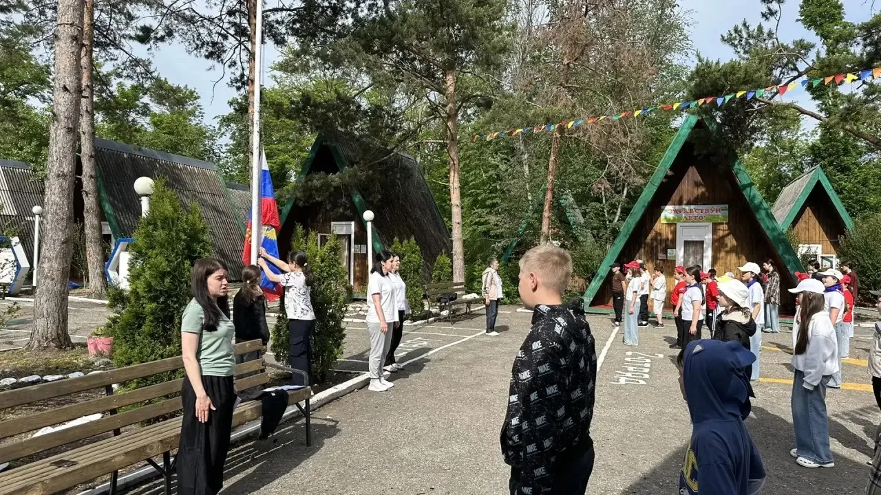 День 6 в «Лесном»: Традиции, творчество и битва за родной язык 🎭📚