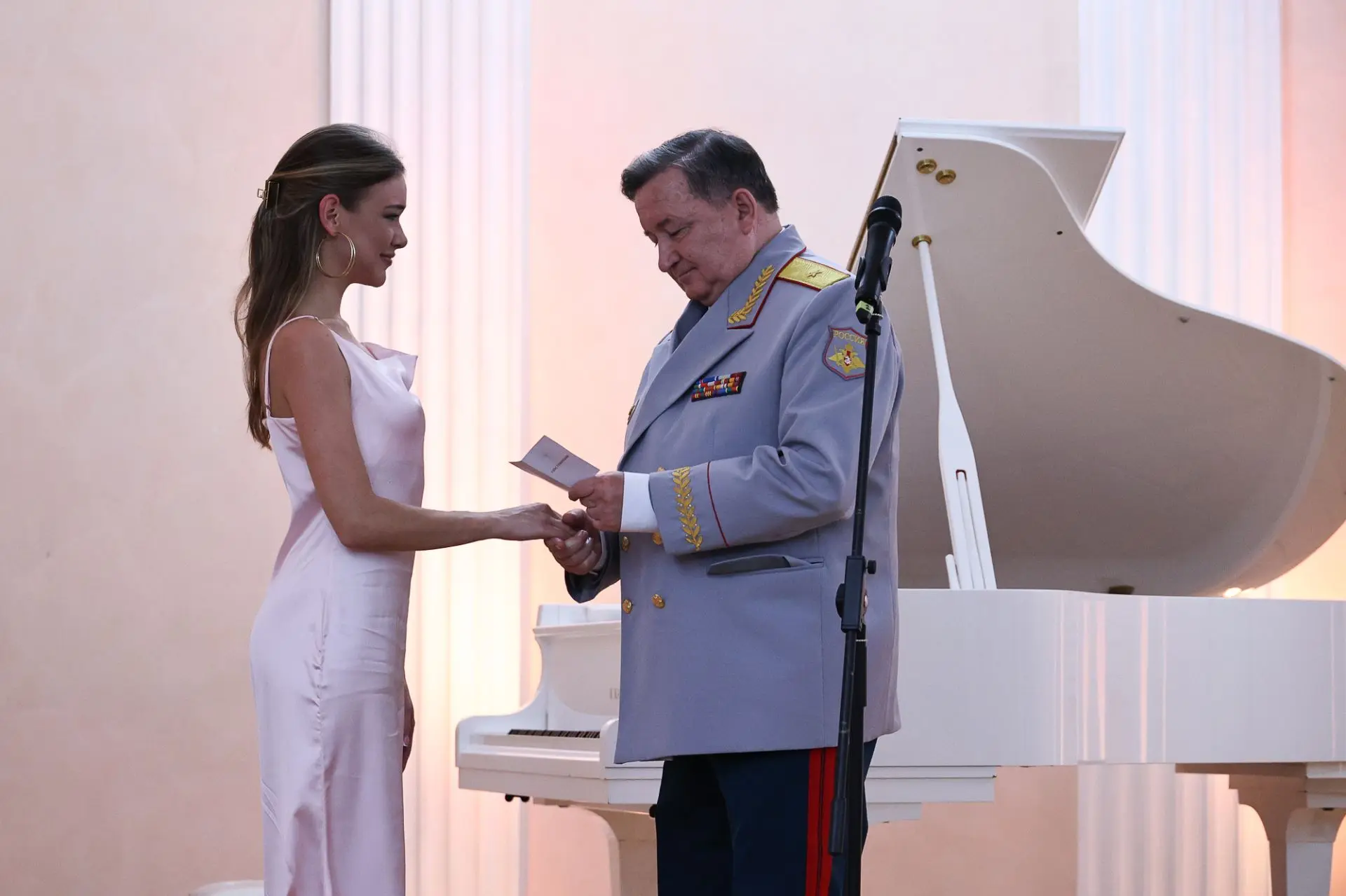 Четыре года спустя награда нашла своего героя! Актрисе Театра мюзикла Анастасии Филимон...