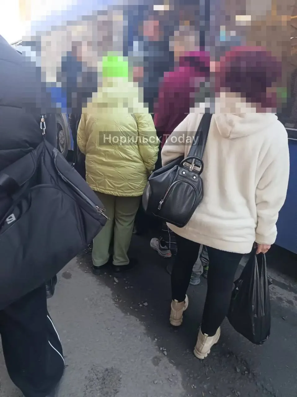 «Вот такое "небольшое" количество пассажиров в Талнахских автобусах»