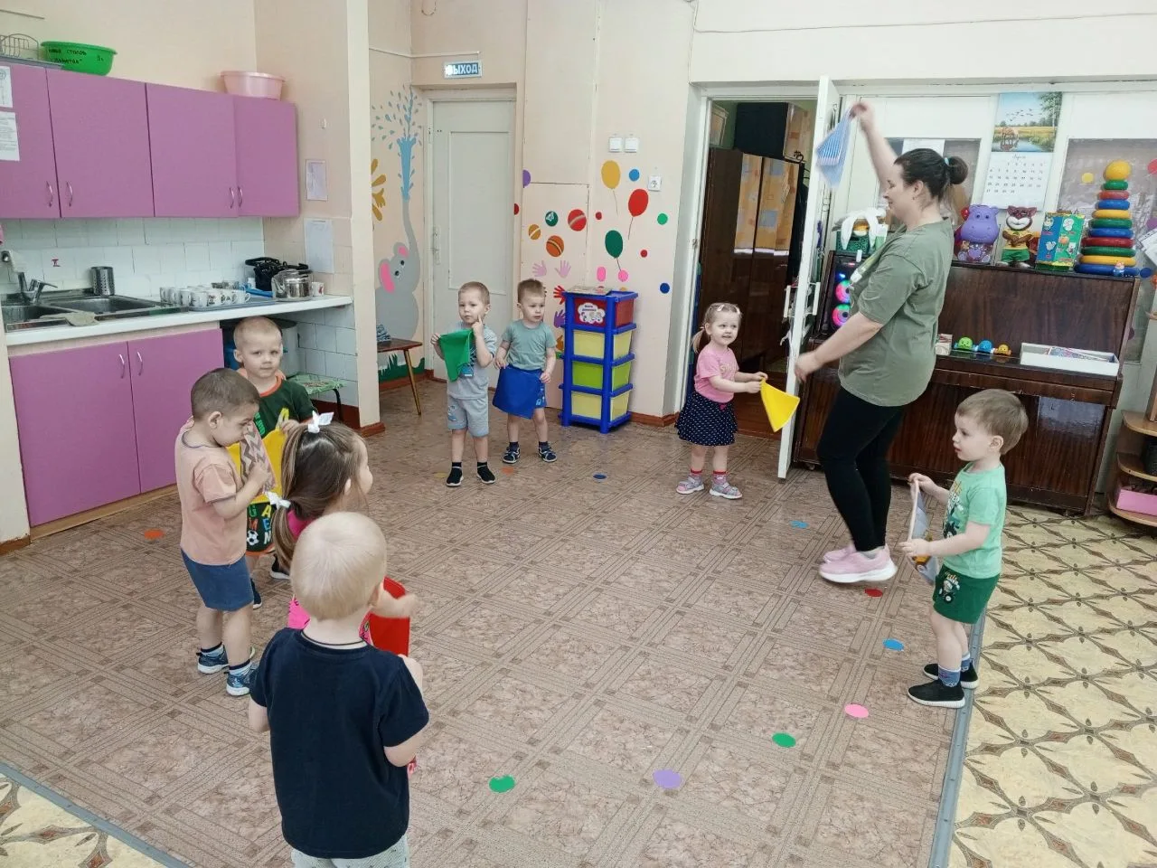 На зарядку вместе с мамой!!! ❤️ 🧍‍♀️🏃‍♀️