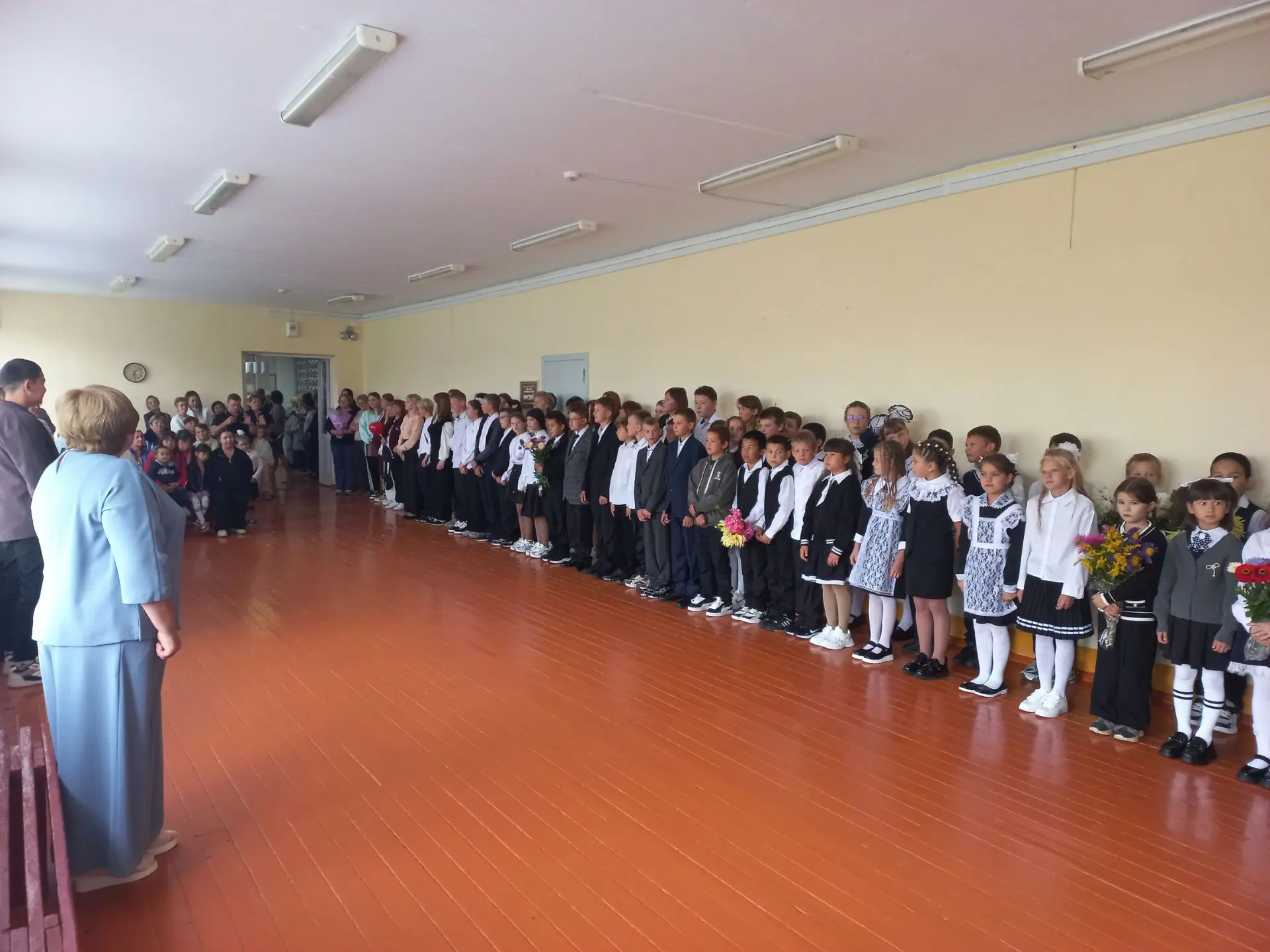 Сегодня, 1 сентября, в МОБУ СОШ с. Узян прошла торжественная линейка, знаменующая начал...