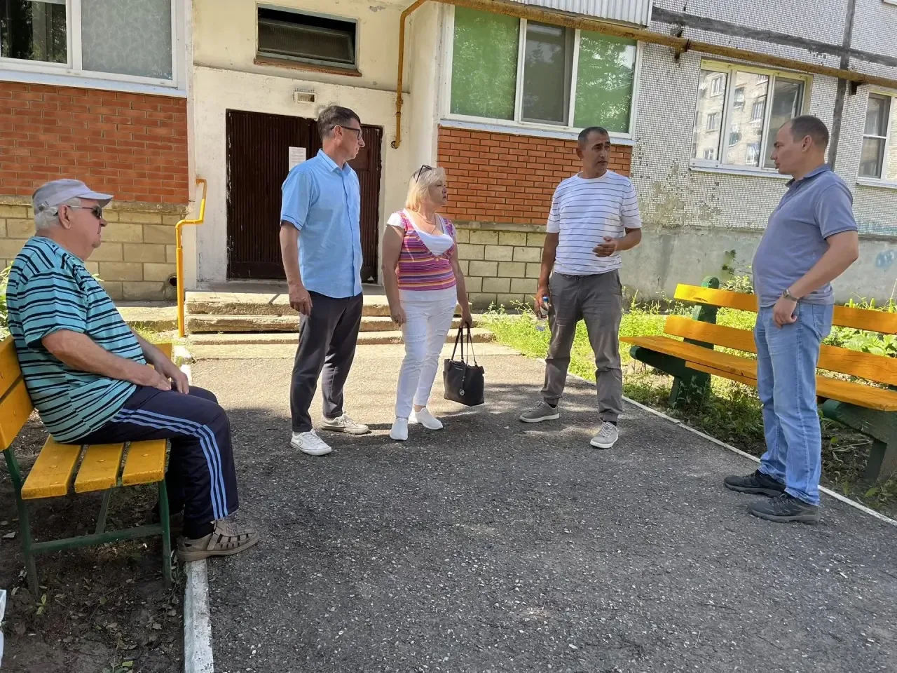 По итогам встреч Главы с.п. Курумоч с жителями многоквартирных домов по адресам: пр. Ле...