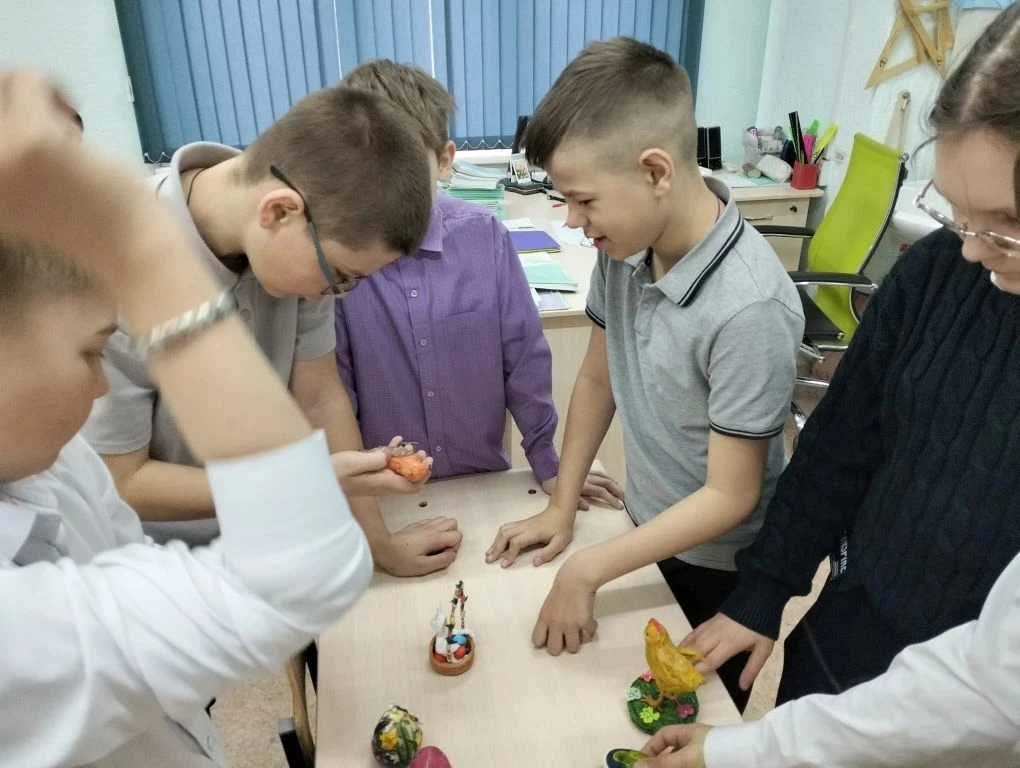 Сегодня в гости к ребятам 5 б класса приходила Репина Ольга Владимировна, бабушка Репина Егора. Ольг