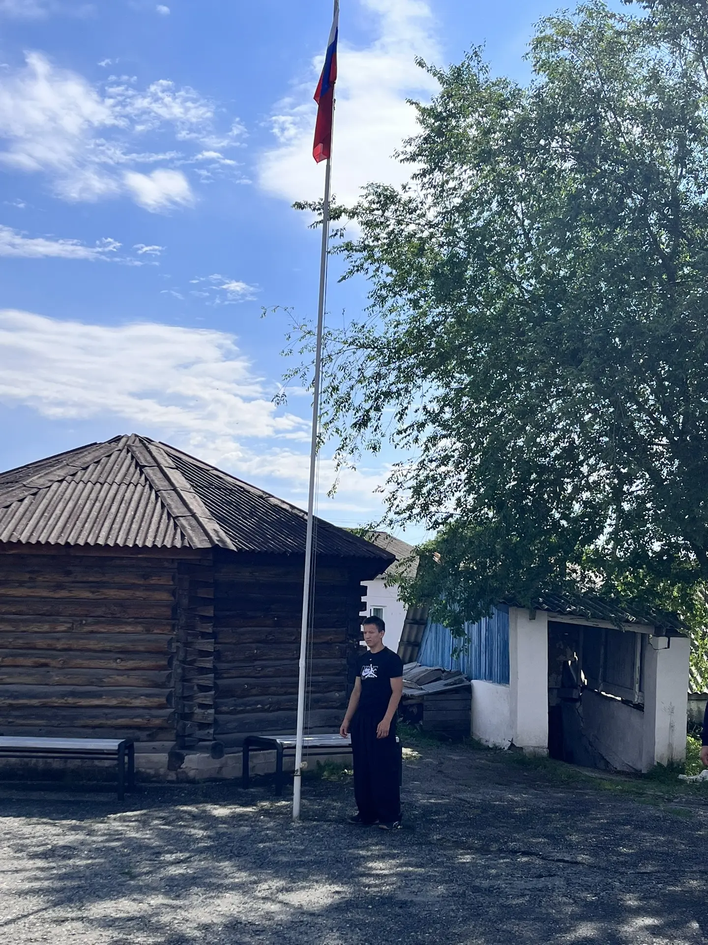 ✨ 🇷🇺Сегодня в училище прошла торжественная церемония поднятия флага Российской Федерации🇷🇺! ✨

Э